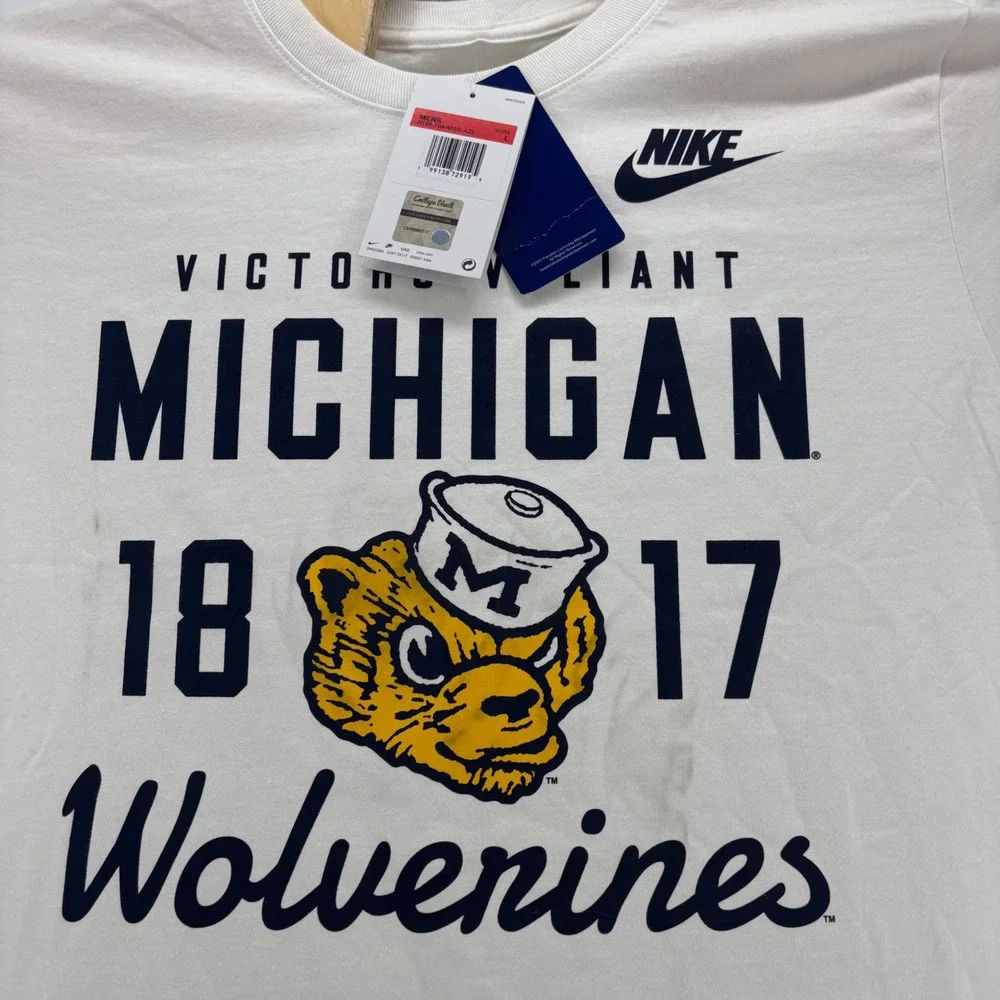 Nike Michigan Wolverines T-Shirt Men Large White 1817 Mascot NWT New Spots NCAA